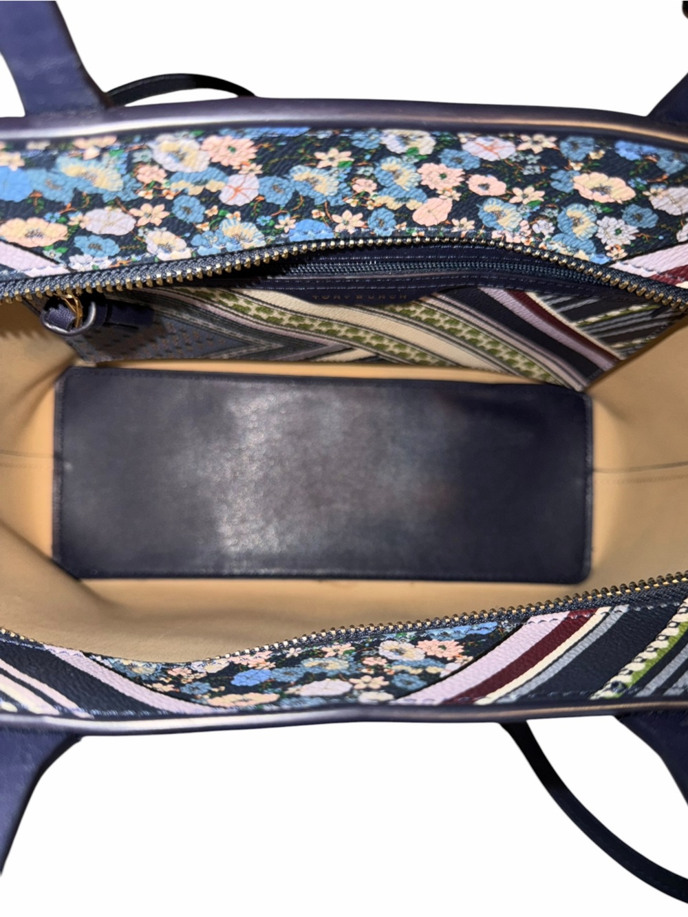 Tory Burch Kerrington Small Zip Tote NWOT - Picture 9 of 9
